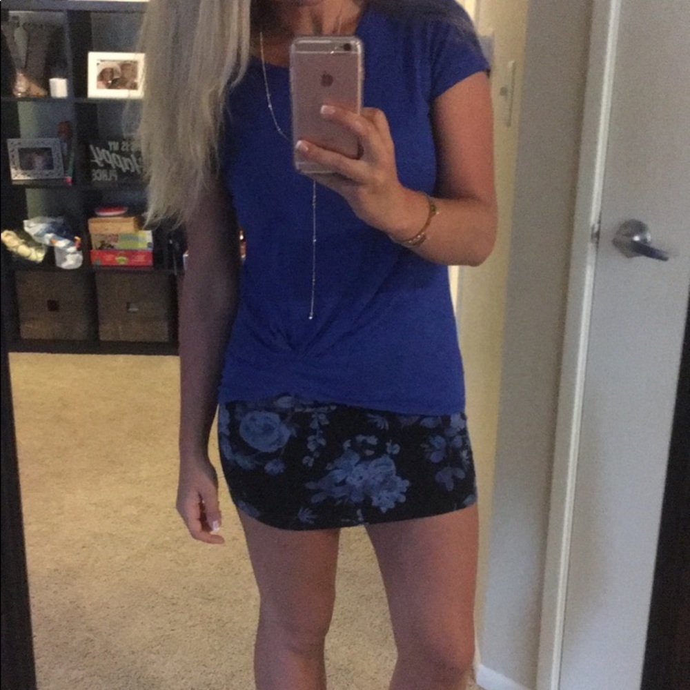 EXPRESS | BLACK/BLUE FLORAL MINI SKIRT | SIZE S